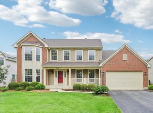 1890 Cooper Ln, Algonquin, IL 60102