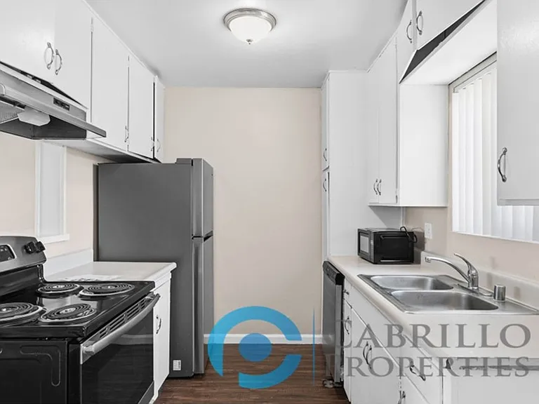 761 South Orange Avenue — Photo 9