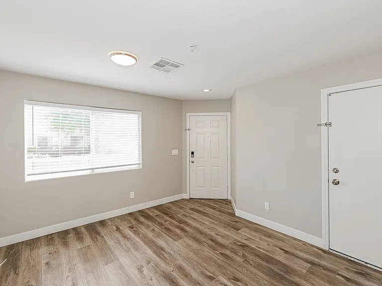 3010 Sunrise Bay Ave — Photo 6