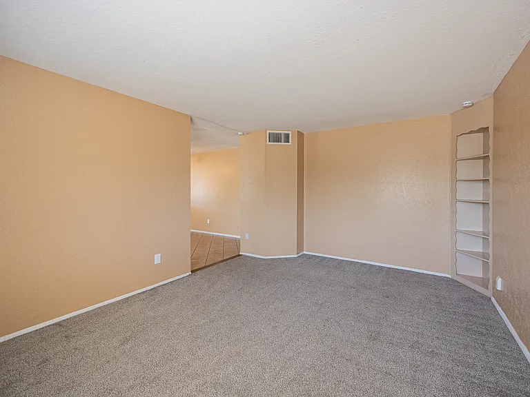 2130 W Cortez St — Photo 6