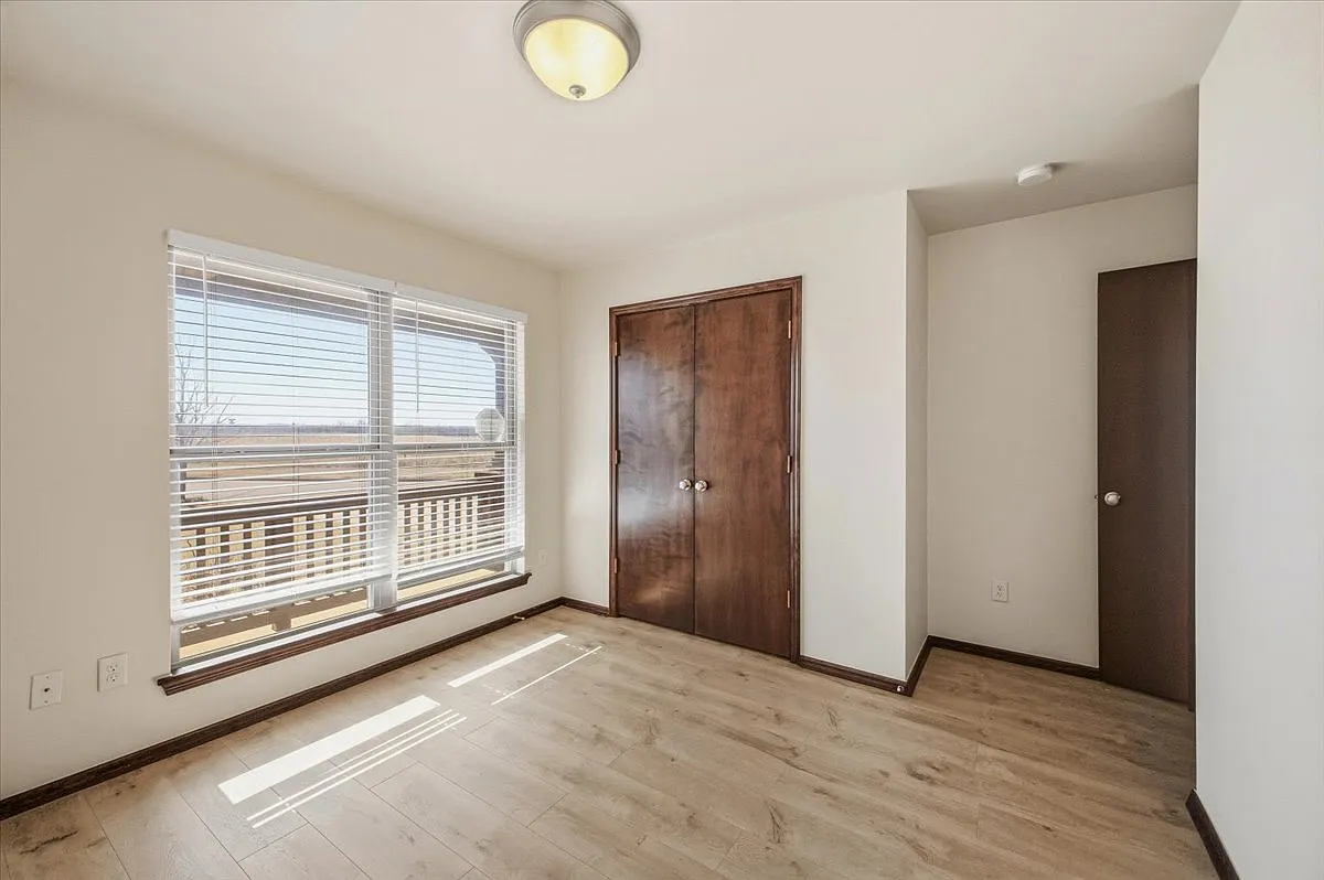 3 bed, 1823 sqft, $2,195 — Photo 4