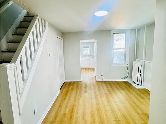 4th image of 731 Chestnut St