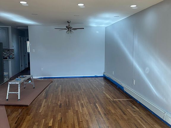 3rd image of 1021 E 226th St Floor 3