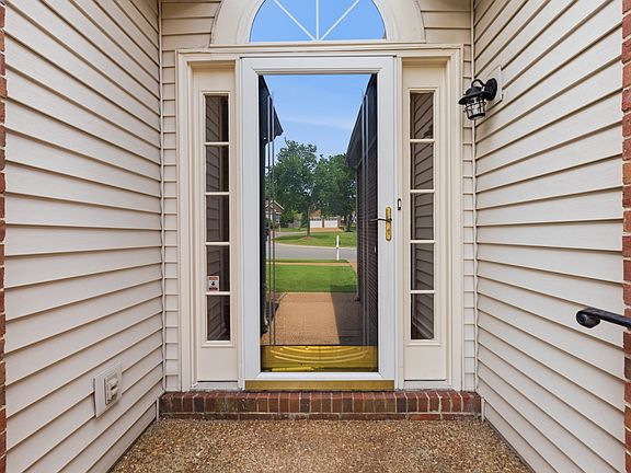 4th image of 4011 Linden Ct