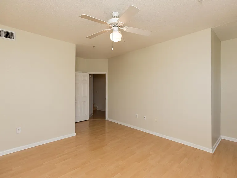 10075 Gate Pkwy N #405 — Photo 21