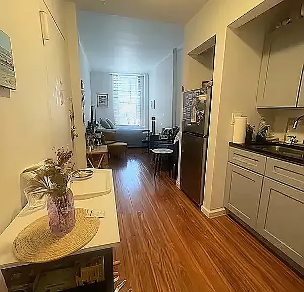 247 E 52nd St #1AA — Photo 3
