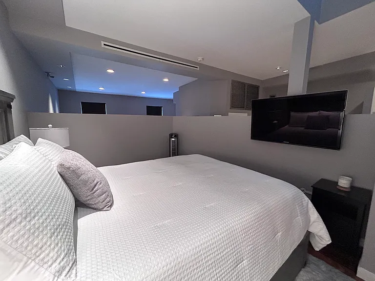 408 W Saint Clair Ave #425 — Photo 9