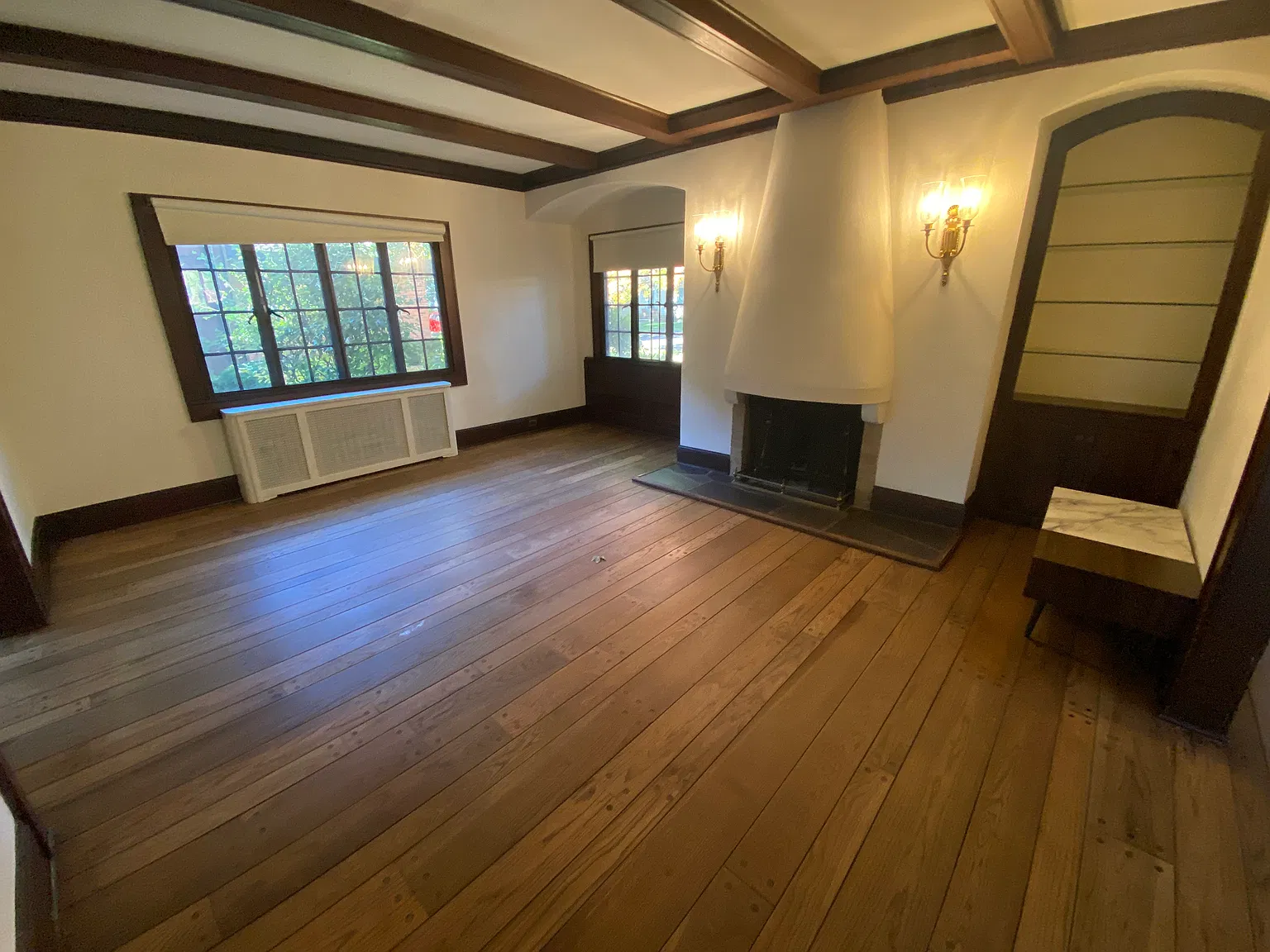 3 bed, 2.5 bath, 2460 sqft, $2,600 — Photo 2