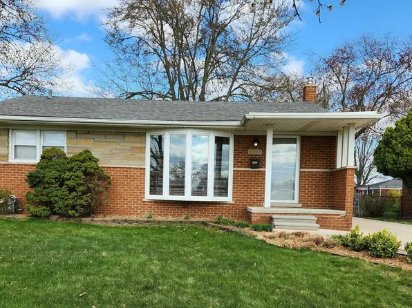 8844 Hillcrest St, Livonia, MI 48150