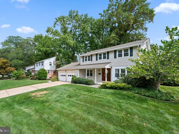 2111 Swinnen Dr, Wilmington, DE 19810