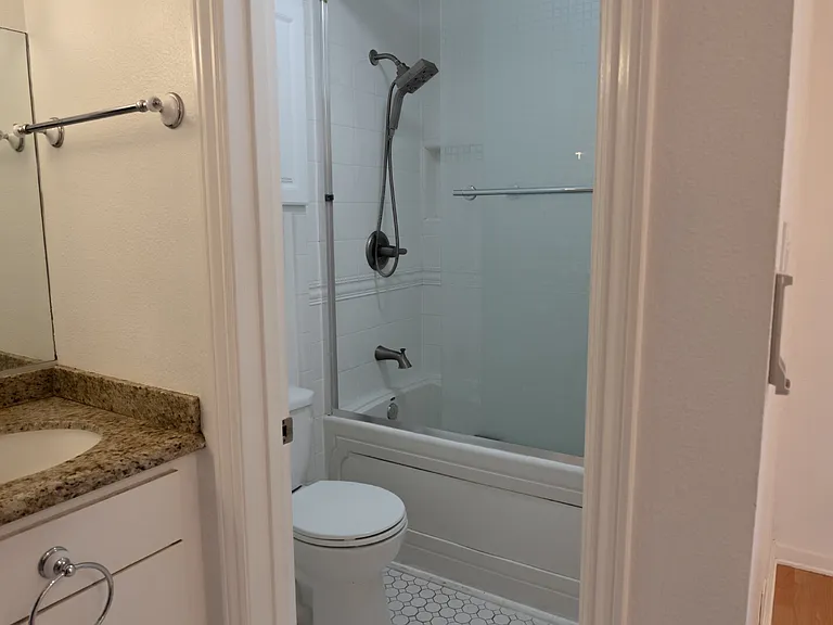 465 S Los Robles Ave #2 — Photo 9