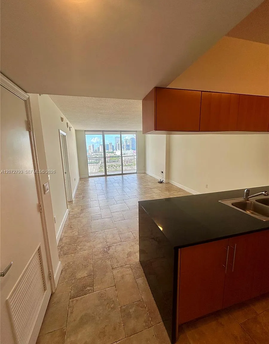 Opera Tower Condo — Photo 2