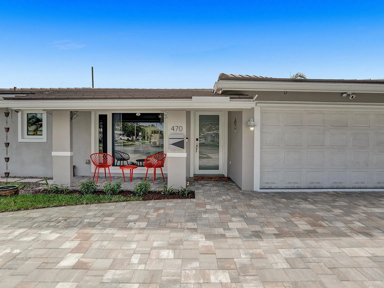 3 bed, 2.0 bath, 1288 sqft, $5,300 — Photo 3