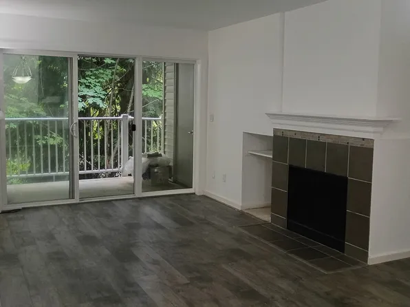 16100 Bothell Everett Hwy #E105, Bothell, WA 98012