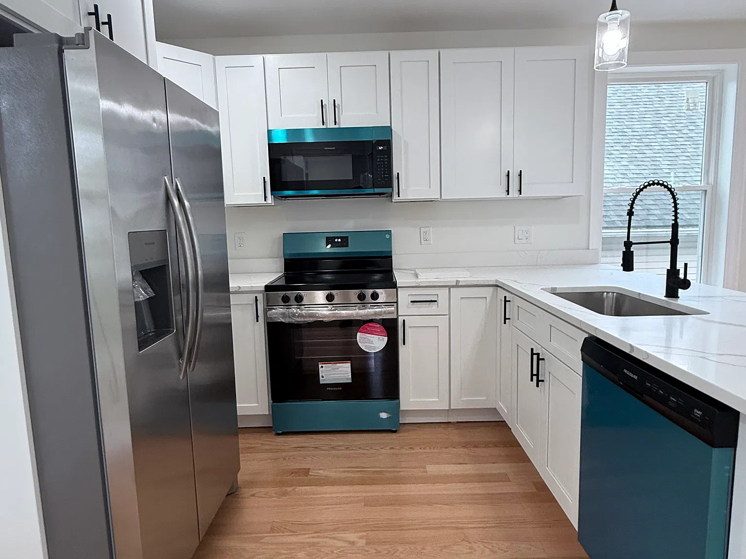 2 bed, 700 sqft, $2,000 — Photo 1