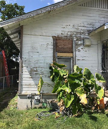5th image of 111 Fredonia St