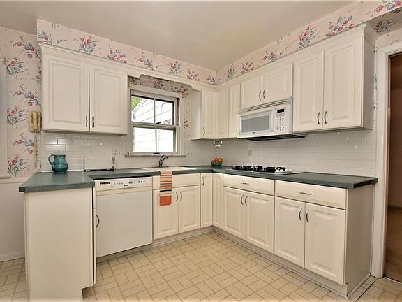 4th image of 18115 Scottsdale Blvd