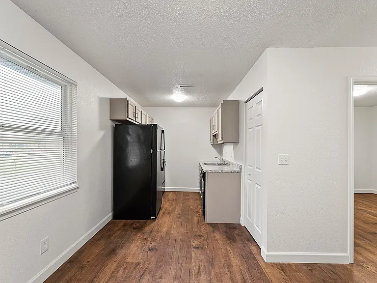 Metro Apartments At Bethalto — Photo 14