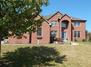 402 Fountain Dr, Brownsburg, IN 46112