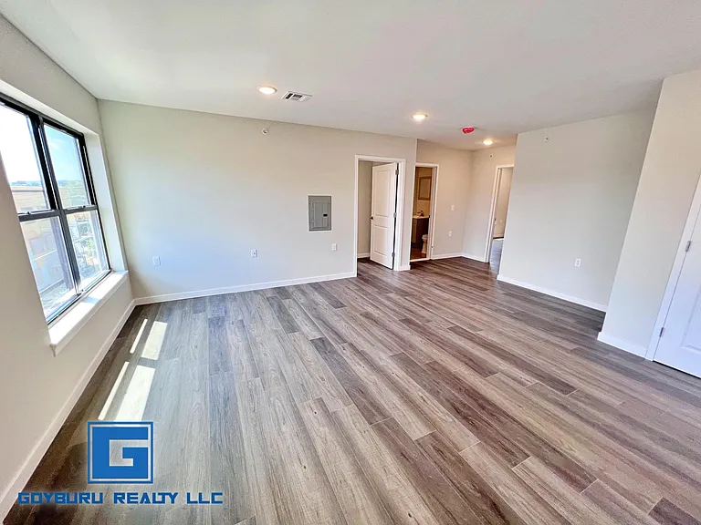 53 Carroll St #201-204 — Photo 4