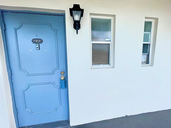 3rd image of 8020 Fairview Drive #208