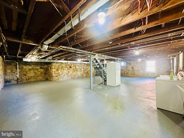 311 Villa Ave — Photo 26