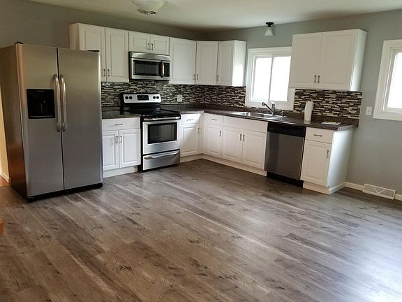 3rd image of 92 Wallman Dr