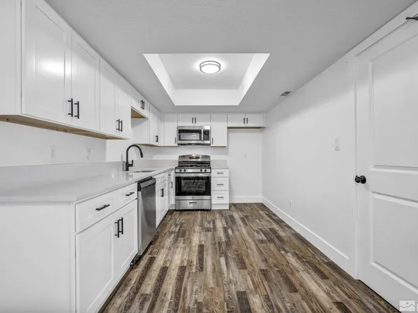 2300 Dickerson Rd APT 32, Reno, NV 89503