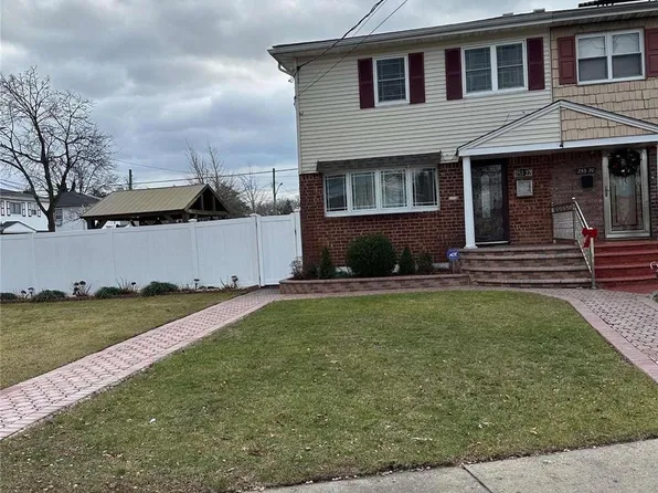 25322 147th Ave, Rosedale, NY 11422