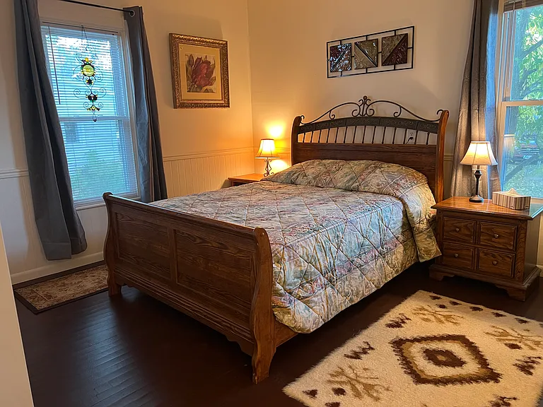 Bedroom, with queen bed. Extra linen set also provided.