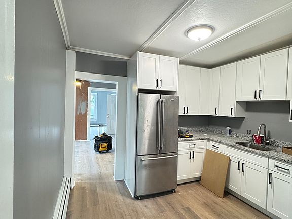 2nd image of 17 Arch Ave #2