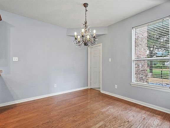 4th image of 2653 Dunbar Dr