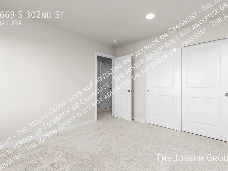 5669 S 302nd St — Photo 28