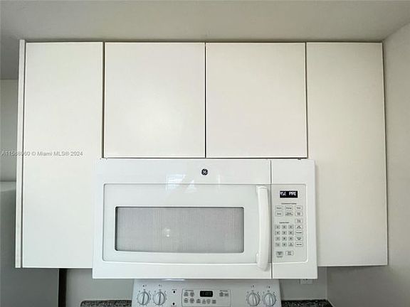 3rd image of 275 NE 18th St APT 1402