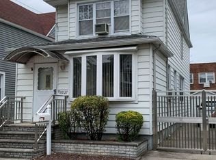 23727 Davenport Ave, Bellerose, NY 11426