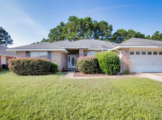 9930 Parker Lake Cir, Navarre, FL 32566