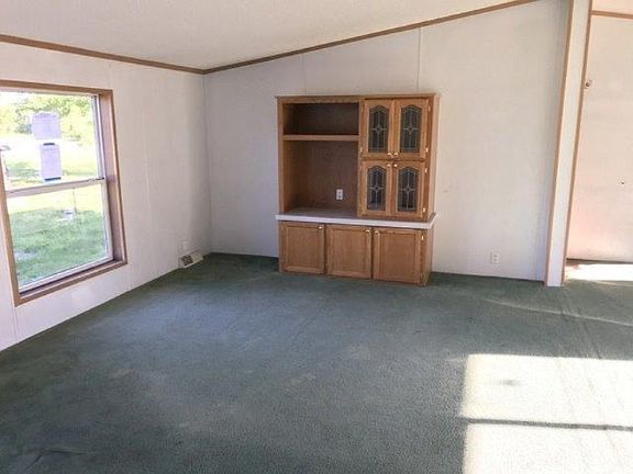 4th image of 10344 S Willow Ave