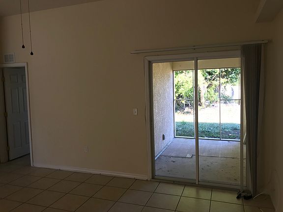 5th image of 601 SE 5th St
