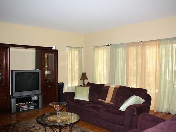 3rd image of 3408 N Bent Oak Dr