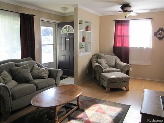 2nd image of 1263 Crestwood Ave