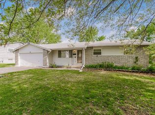 1610 NE 67th St, Gladstone, MO 64118