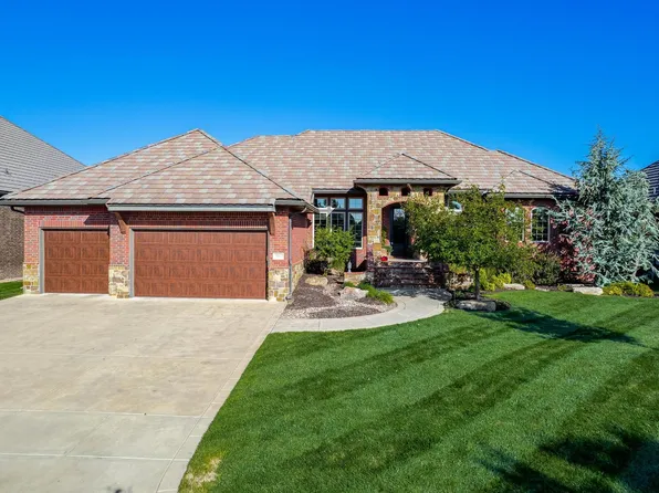 3606 N Beach Club Cir, Wichita, KS 67205