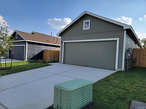 3rd image of 2813 Dezmond Diamond Ct