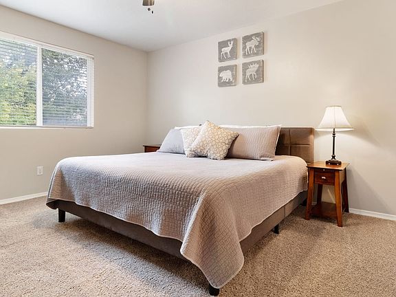 4th image of 5588 N Ardennes Way