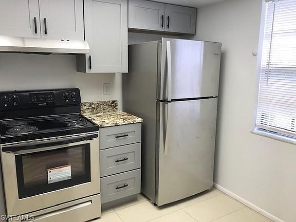 4th image of 1064 Pine Isle Ln #1064
