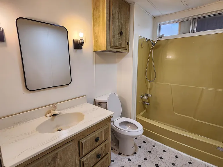 1111 W Hardy Ln #B — Photo 26