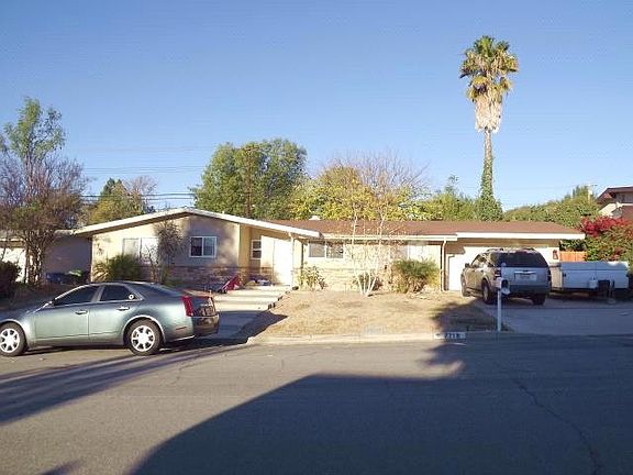 3rd image of 2718 Calle Olivo