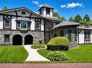 100 Van Sant Ave, Linwood, NJ 08221