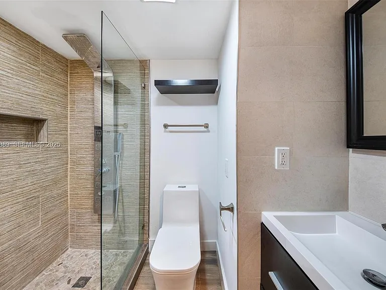 1541 Brickell Ave — Photo 10