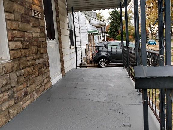 2nd image of 25542 Annapolis St